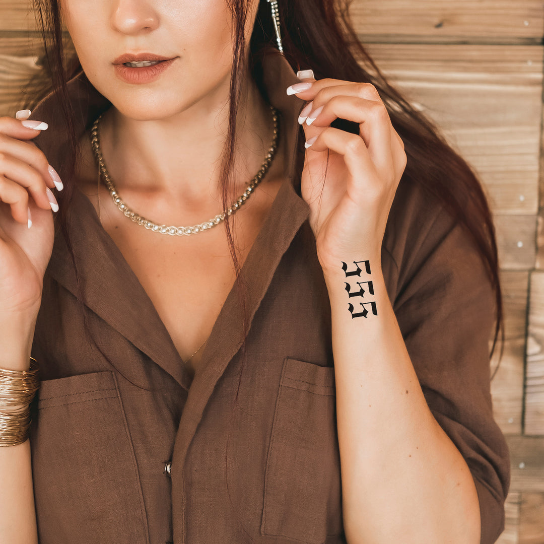 555 Temporäres Tattoo