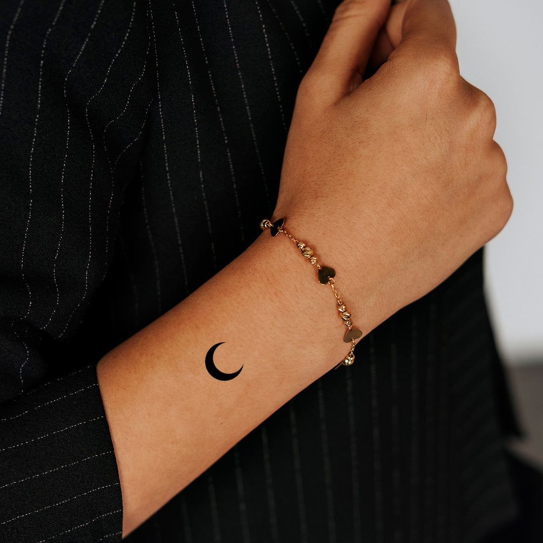 Ausgemalter Mond Temporaeres Tattoo